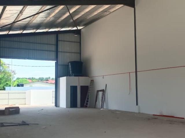 Warehouse for sale in Pahang