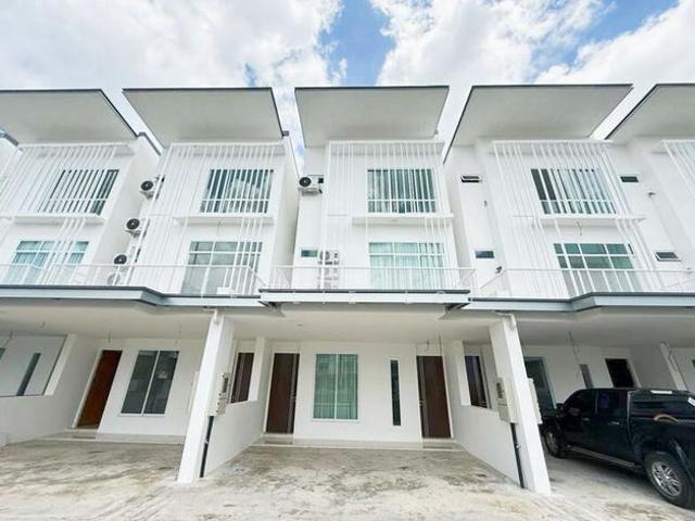 Townhouse for rent in Kuching
