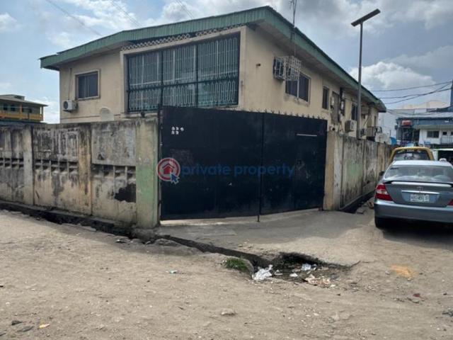 House for sale in Surulere , Surulere