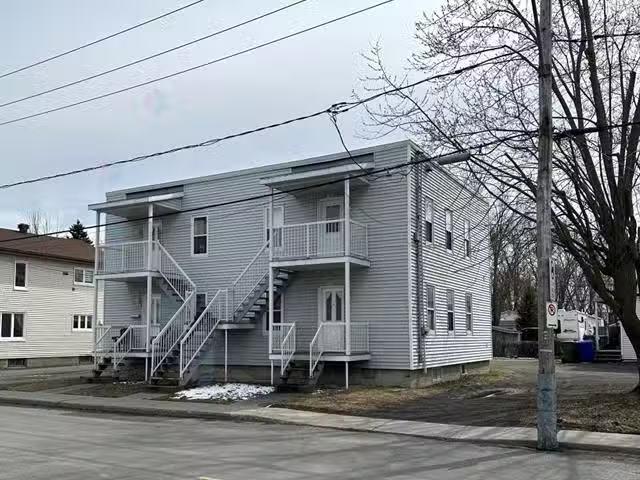 House for sale in Marieville