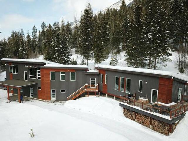 House for sale in Salmon Arm, British Columbia