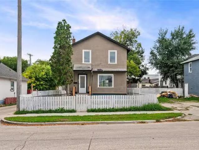 House for sale in East St. Paul, Manitoba
