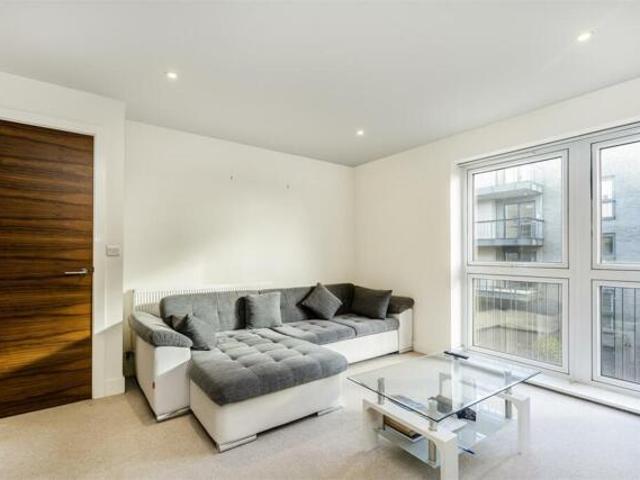 Apartment for sale in Barnet, Stanmore