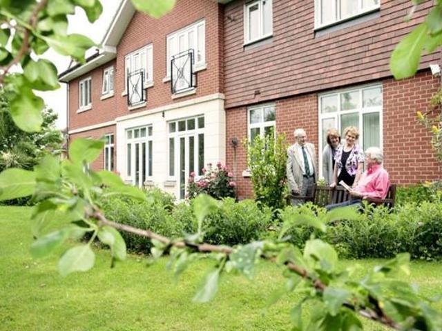 Apartment for sale in Barnet, West Finchley