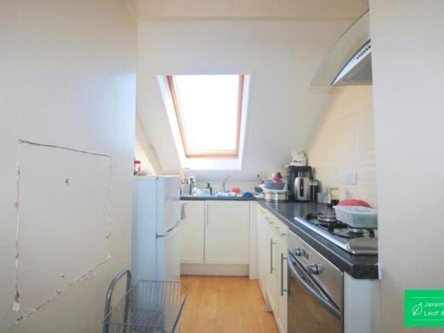 Apartment for sale in Barnet, North Finchley