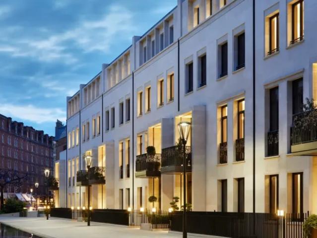 Apartment for sale in Belgravia, Greater London