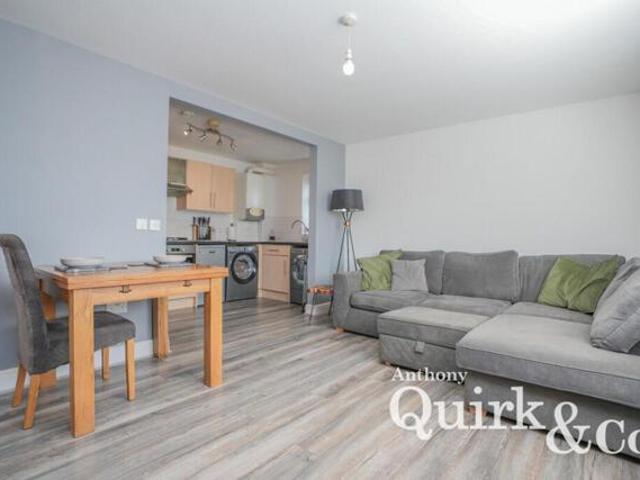 Apartment for sale in South Benfleet, Bread and Cheese Hill
