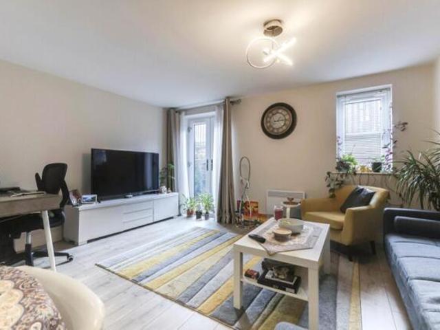 Apartment for sale in Apperley Bridge, West Yorkshire