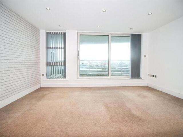 Apartment for sale in Cardiff Bay, Falcon Lodge