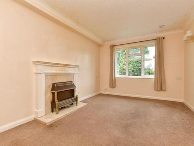 Apartment for sale in Croydon, Wallington