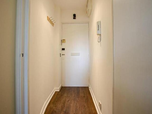 Apartment for sale in Croydon, Wallington