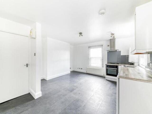 Apartment for sale in Croydon, Addiscombe