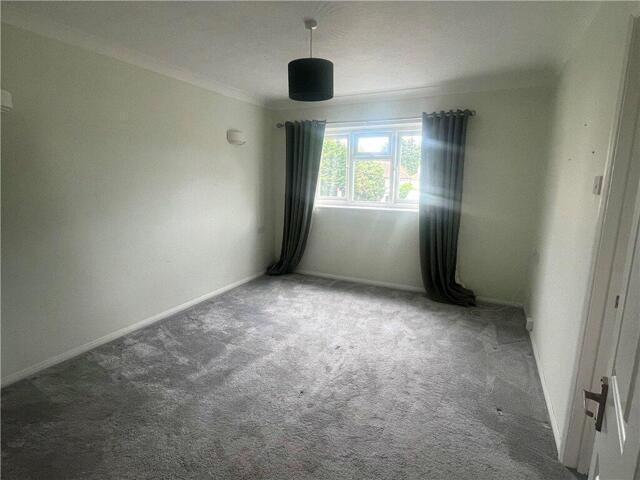 Apartment for sale in London Borough of Croydon, Shirley