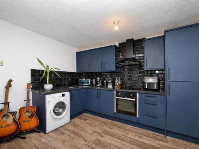Apartment for sale in River, Ash