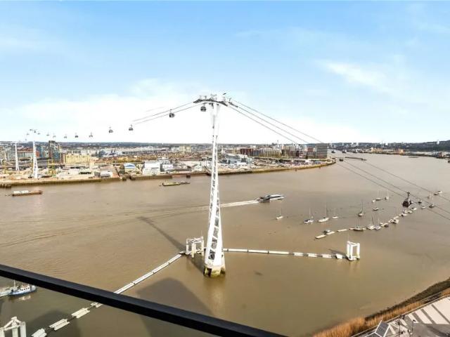 Apartment for sale in Greenwich Peninsula, Greater London