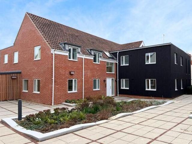 Apartment for sale in Chelmondiston, Suffolk