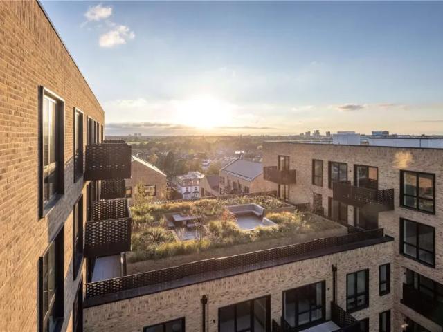 Apartment for sale in London Borough of Ealing, Hanwell