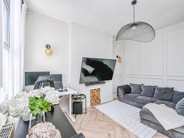 Apartment for sale in Great Crosby, Sefton