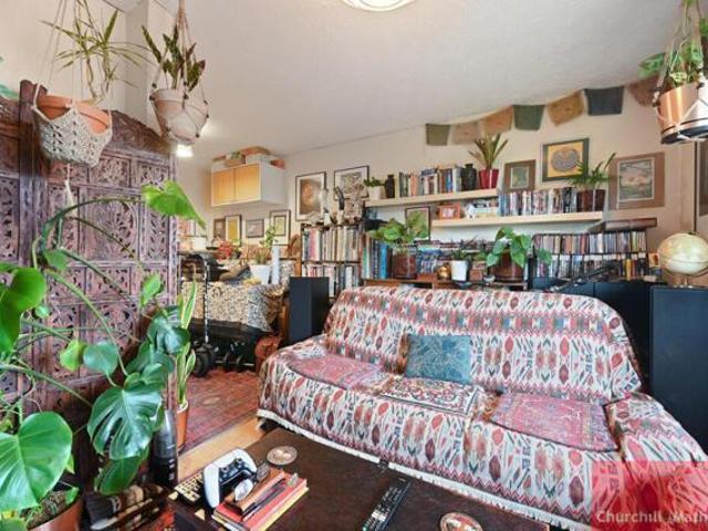 Apartment for sale in London Borough of Ealing, Park Royal