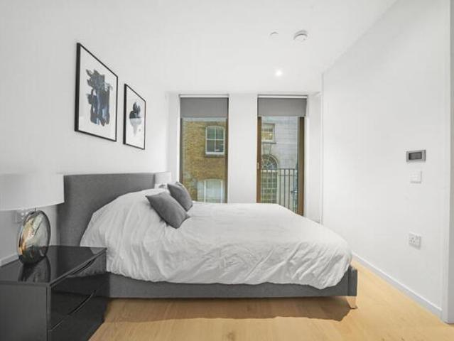 Apartment for sale in West Smithfield, Lyons