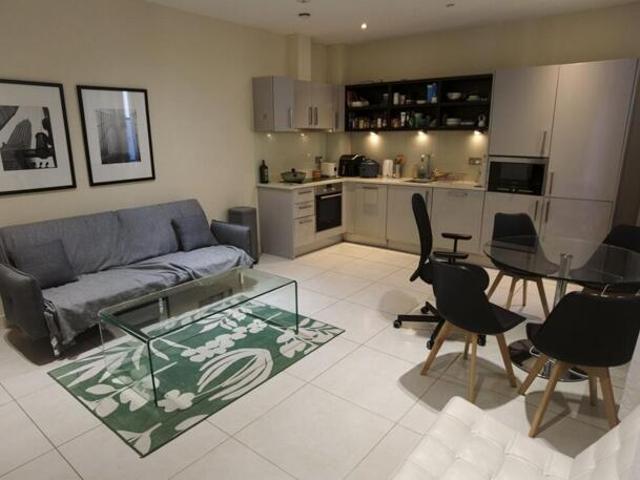 Apartment for sale in Finsbury, Greater London