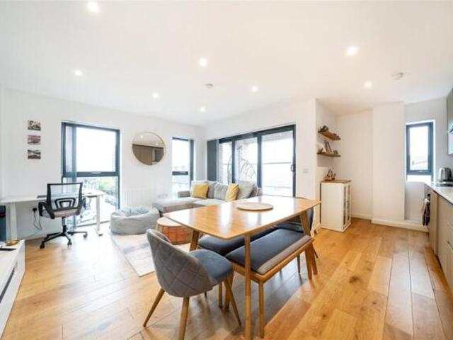 Apartment for sale in West Ham, Greater London