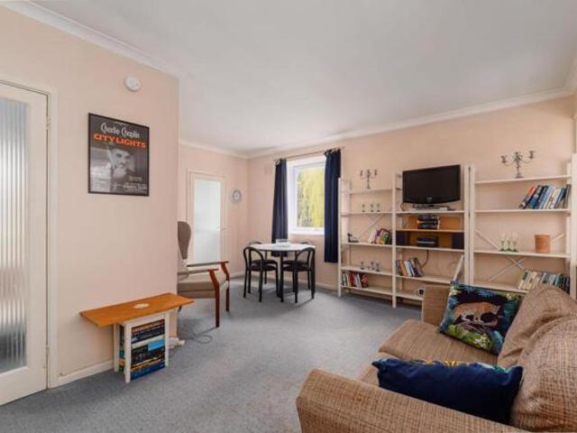 Apartment for sale in Kidbrooke, Greater London