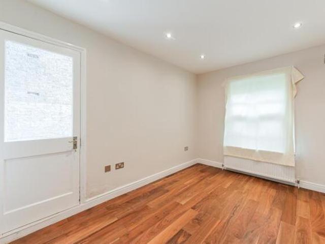 Apartment for sale in Pimlico, Greater London