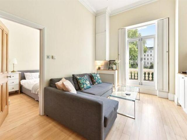 Apartment for sale in Victoria, Greater London
