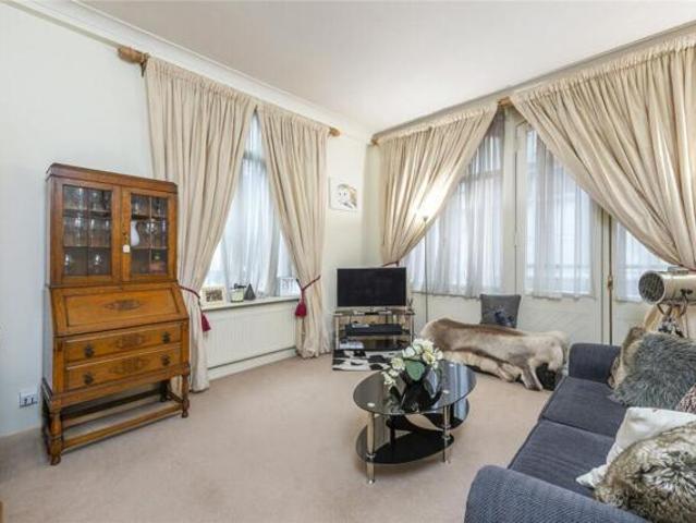 Apartment for sale in Aldgate, Lyons