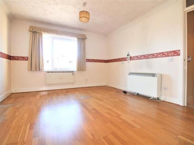 Apartment for sale in Potters Bar, Oakmere