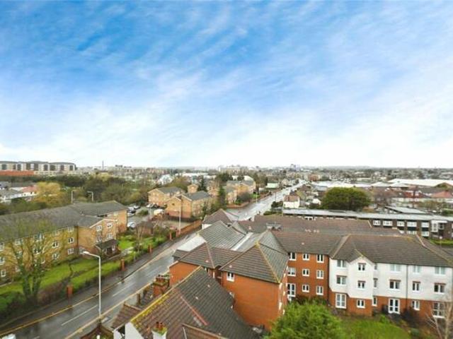 Apartment for sale in Romford, Havering