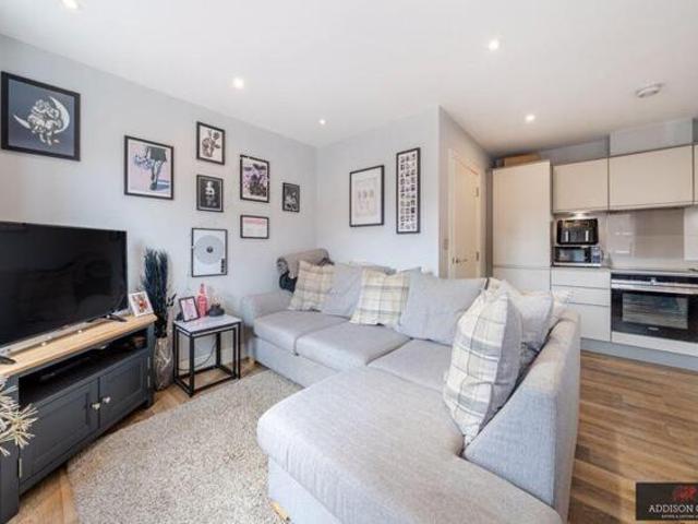 Apartment for sale in Slough, Farnham Royal