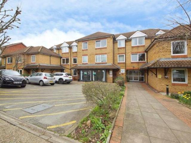 Apartment for sale in Greater London