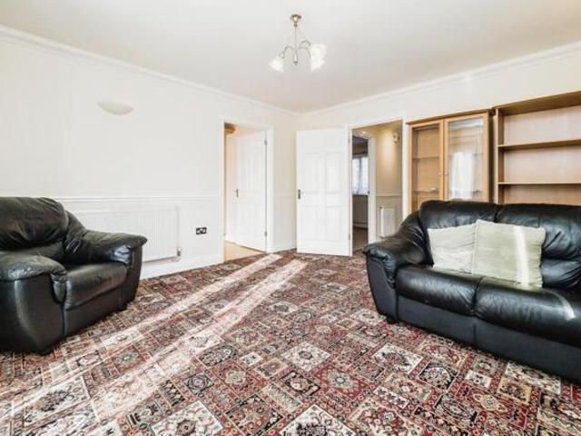 Bungalow for sale in Dagenham, Becontree