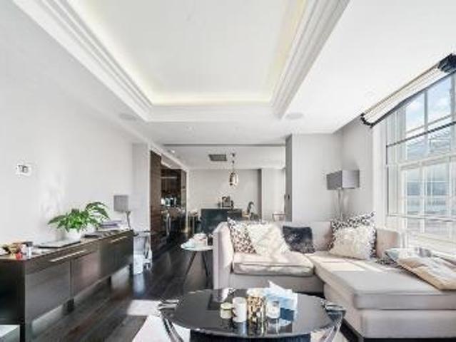 Apartment for sale in Knightsbridge, Greater London