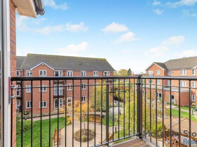 Room for sale in Bedford