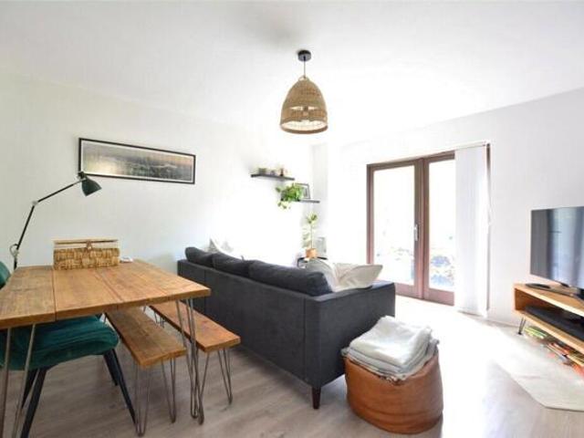 Room for sale in London Borough of Lewisham, Blackheath