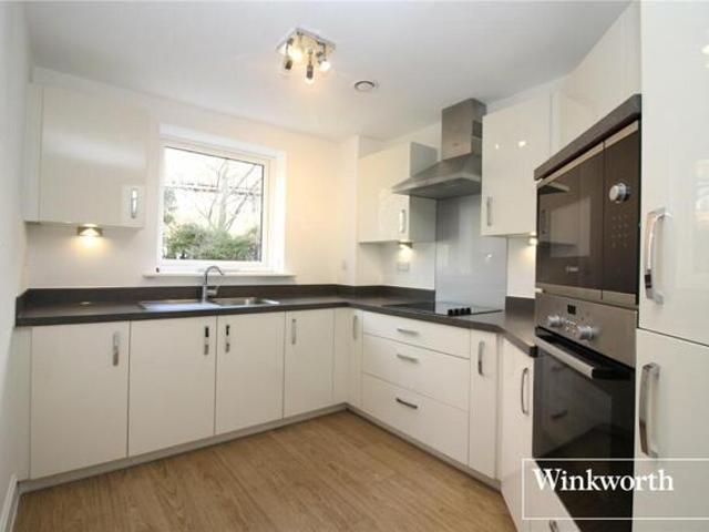 Room for sale in Elstree and Borehamwood, Borehamwood