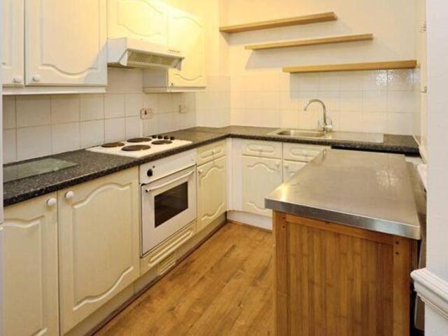Room for sale in Lansdowne, Springbourne