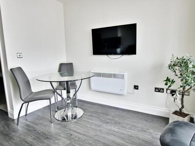 Room for sale in Widmore, Greater London