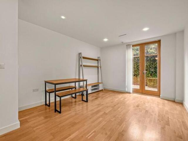 Room for sale in Highbury, Greater London