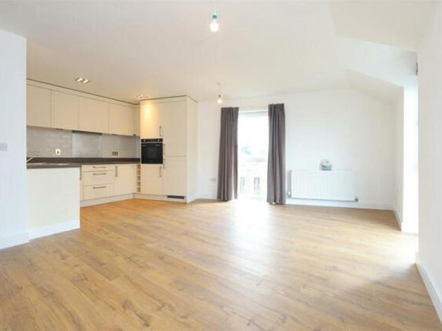 Room for sale in Denham