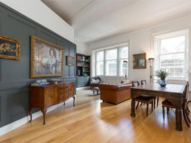 Room for sale in Old Town, Scotland