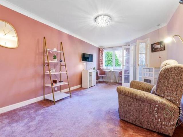 Room for sale in Falcon Lodge, Wales