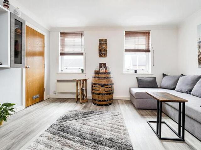 Room for sale in Hornchurch, Greater London