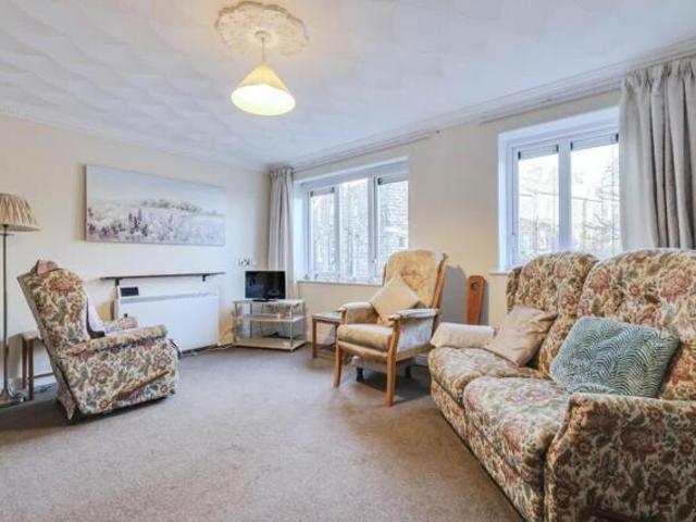 Room for sale in Shaw Lane, Guiseley