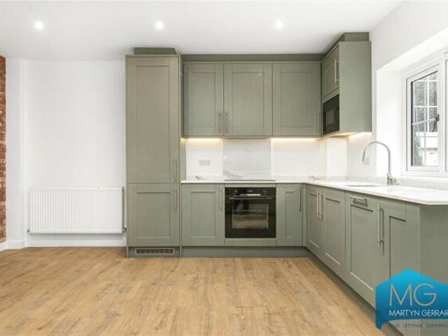 Room for sale in North Finchley, Isle Of Man