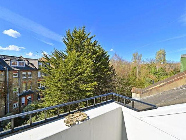 Room for sale in South Hampstead, Greater London