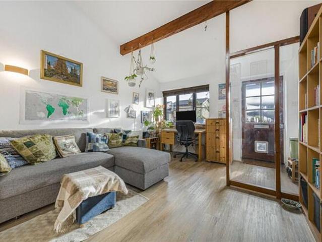 Room for sale in London Borough of Lewisham, Brockley